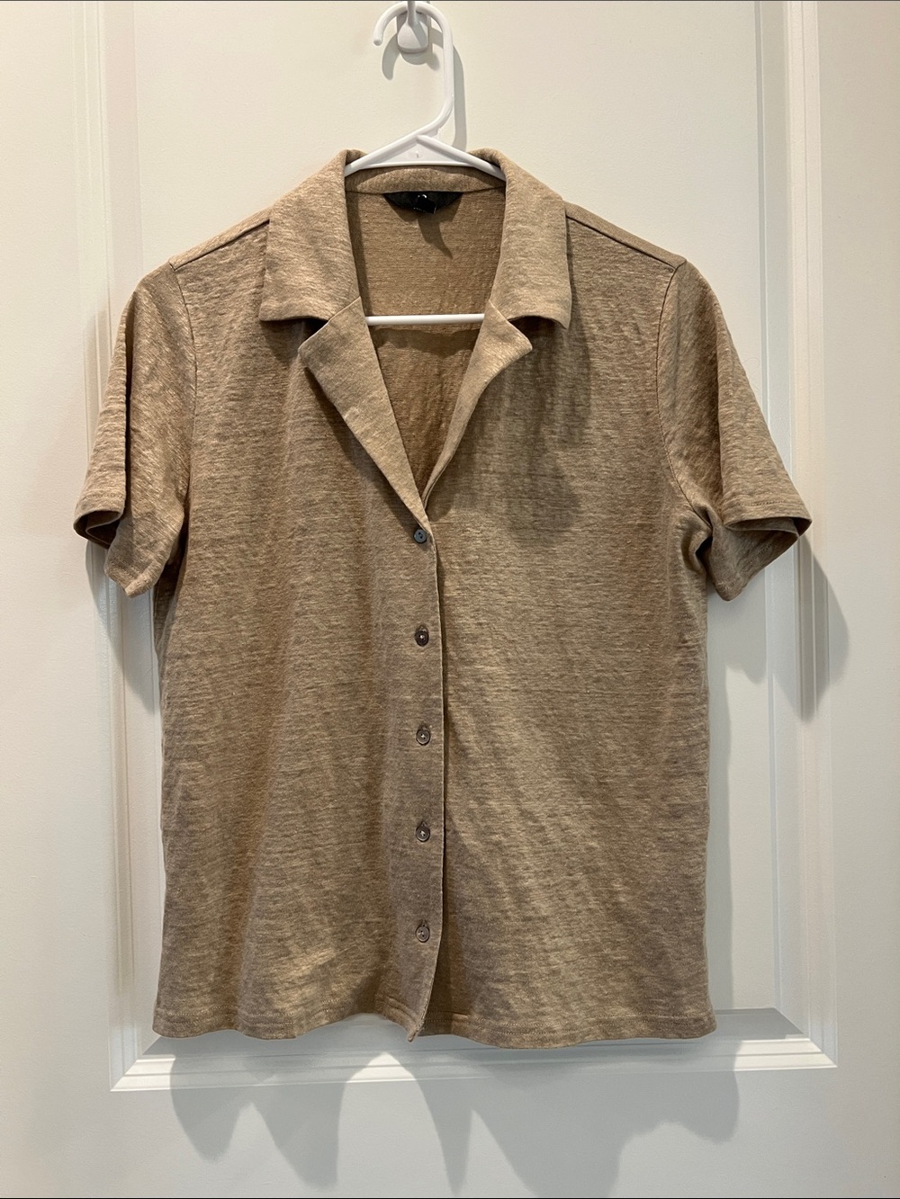 Banana Republic 100% Linen Short-Sleeve Button Polo Shirt in Olive/Light Brown.
